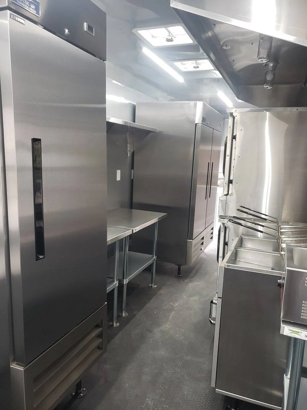 940-8.5-x-32-orange-catering-food-vending-concession-trailer-32.webp 8.5' x 32' Orange Catering Food Vending Concession Trailer