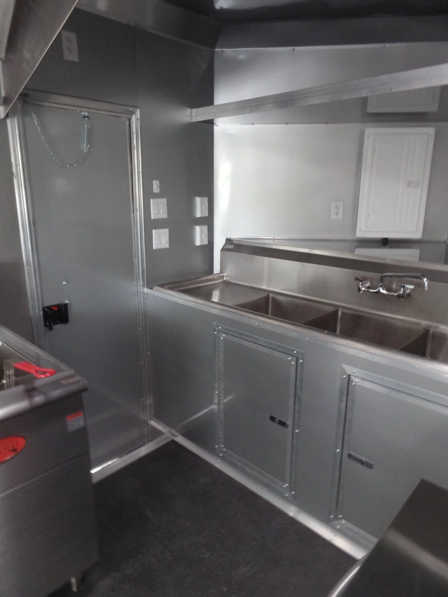 942-8.5-x-32-white-concession-food-trailer-with-appliances-26.webp 8.5' x 32' White Concession Food Trailer With Appliances