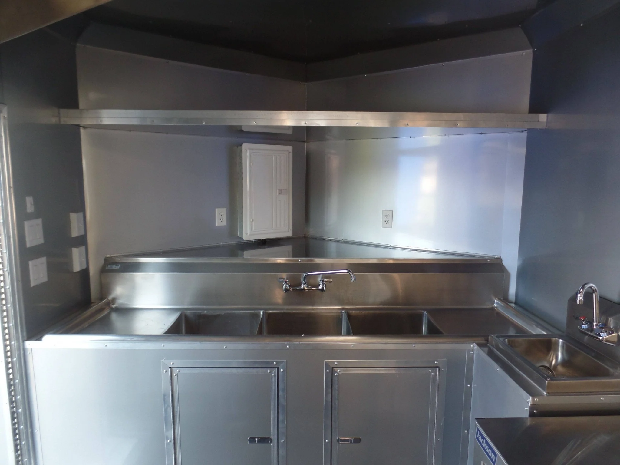 942-8.5-x-32-white-concession-food-trailer-with-appliances-36.webp 8.5' x 32' White Concession Food Trailer With Appliances
