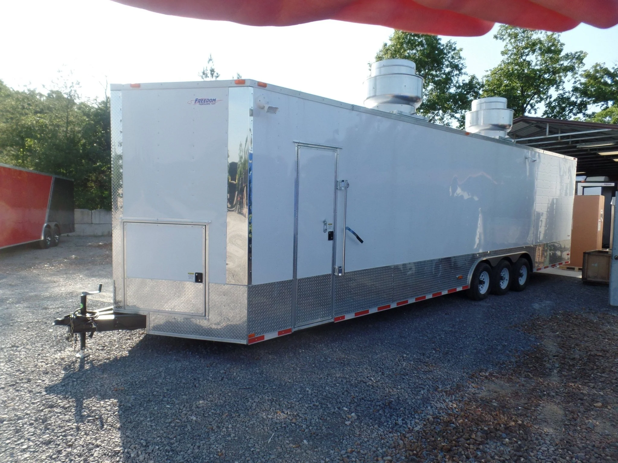 942-8.5-x-32-white-concession-food-trailer-with-appliances-6.webp 8.5' x 32' White Concession Food Trailer With Appliances