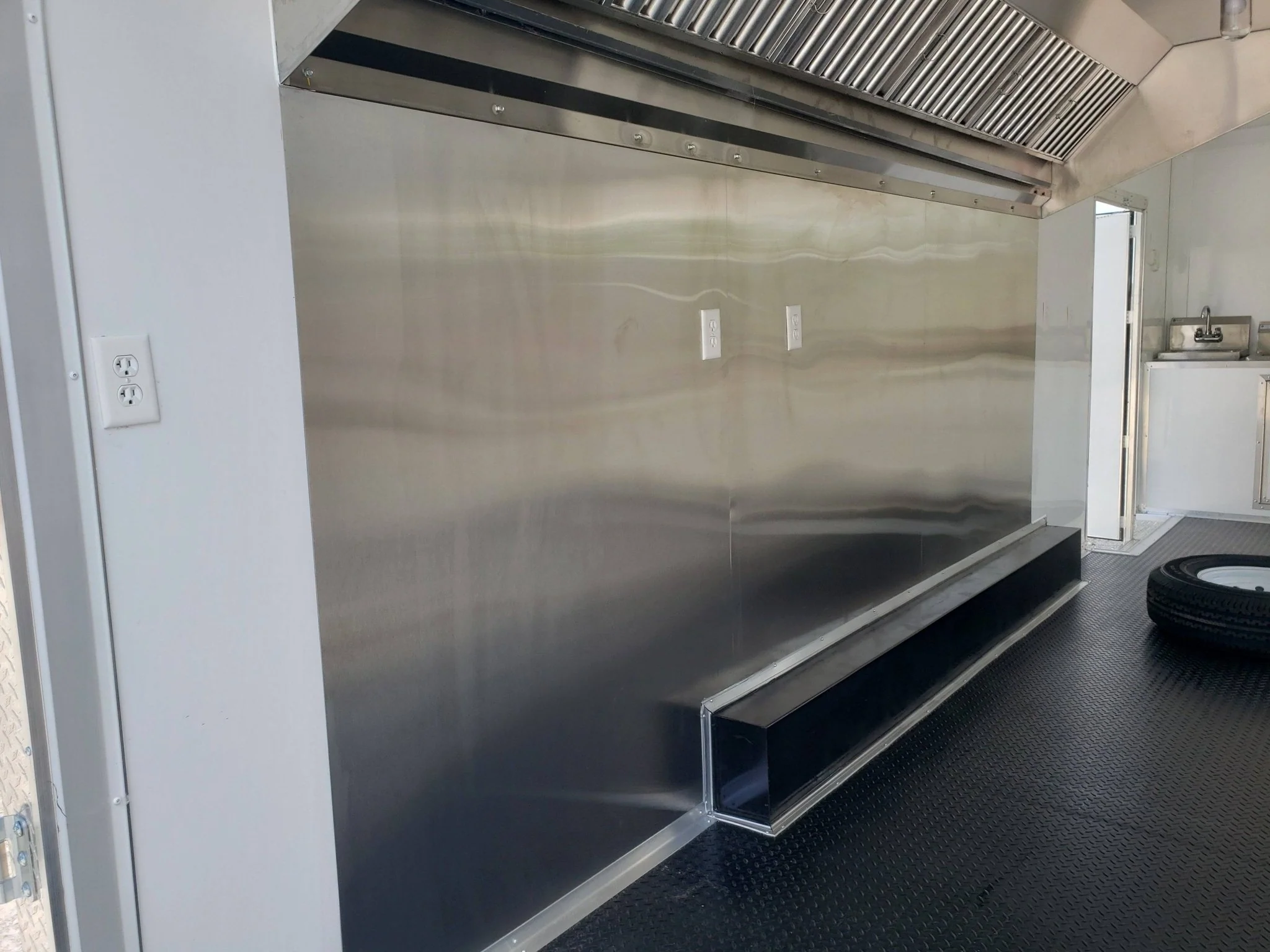 945-8.5-x-32-white-gooseneck-concession-trailer-13.webp 8.5' x 32' White Gooseneck Concession Trailer