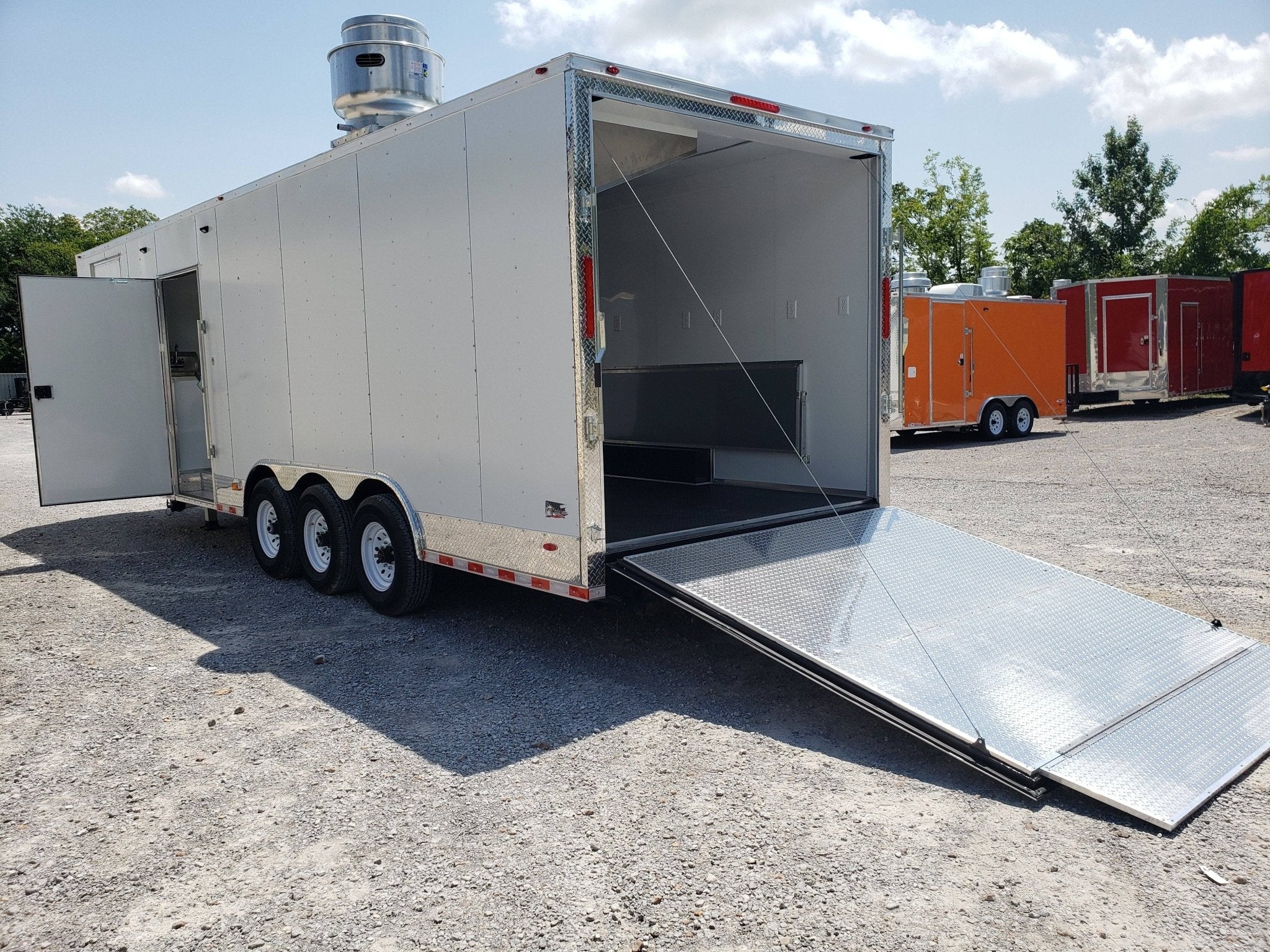 945-8.5-x-32-white-gooseneck-concession-trailer-14.jpg 8.5' x 32' White Gooseneck Concession Trailer