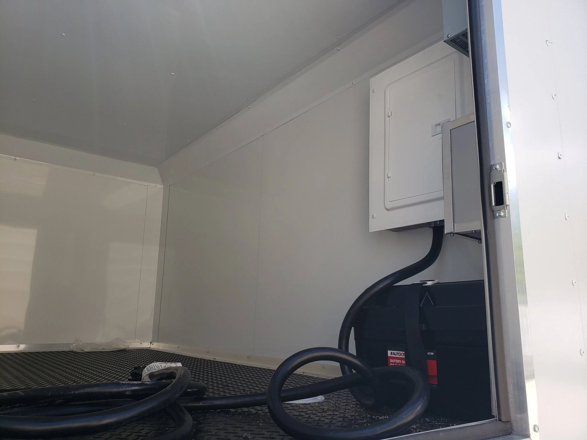 945-8.5-x-32-white-gooseneck-concession-trailer-2.webp 8.5' x 32' White Gooseneck Concession Trailer