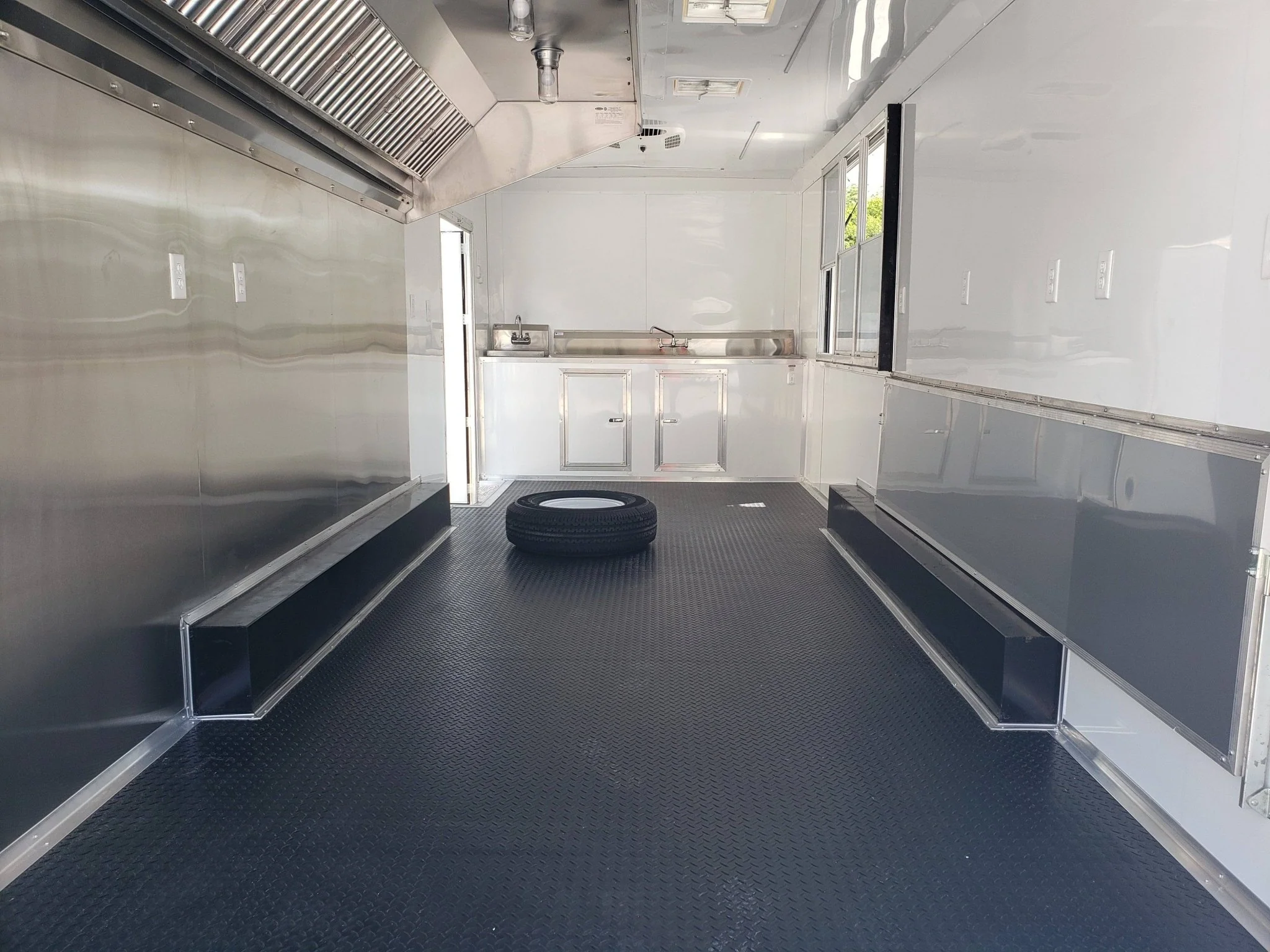 945-8.5-x-32-white-gooseneck-concession-trailer-27.webp 8.5' x 32' White Gooseneck Concession Trailer
