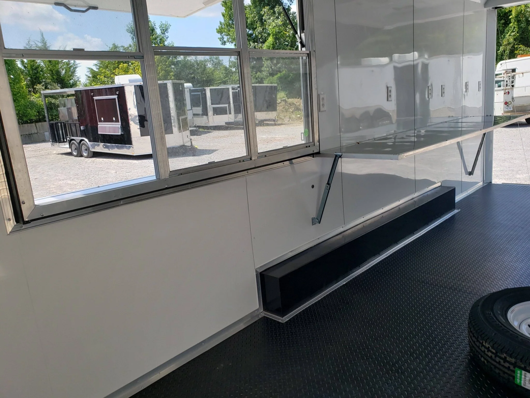 945-8.5-x-32-white-gooseneck-concession-trailer-4.webp 8.5' x 32' White Gooseneck Concession Trailer