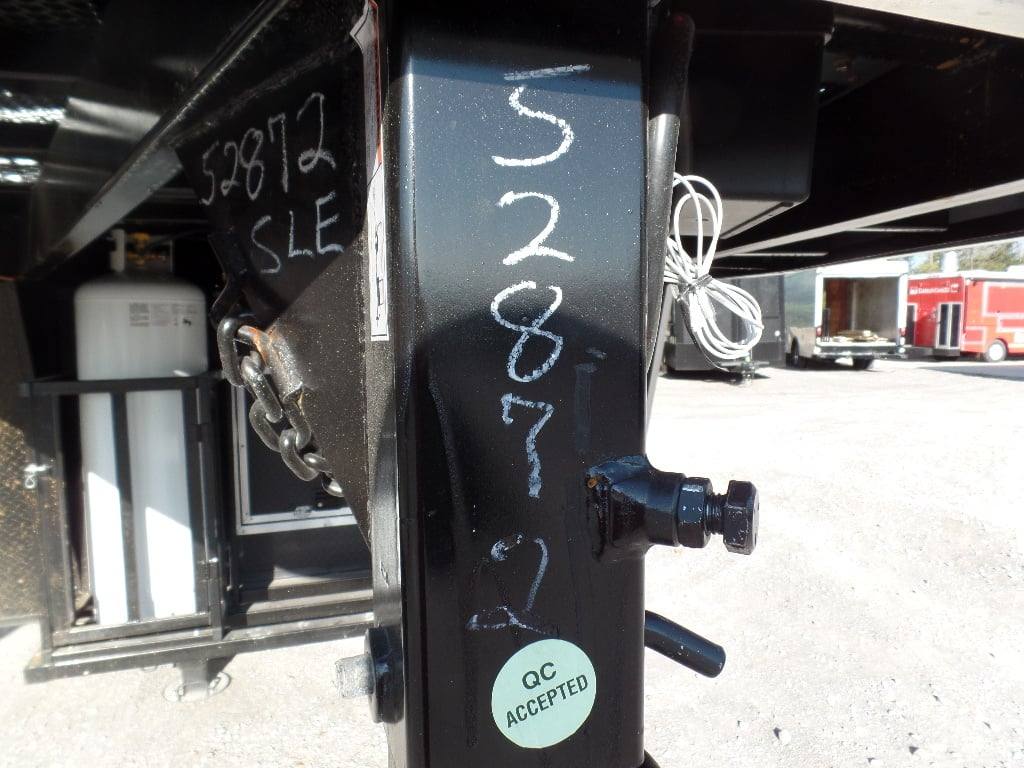 966-8.5-x-40-gooseneck-concession-pizza-food-trailer-with-appliances-7.jpg 8.5' x 40' Gooseneck Concession Pizza Food Trailer With Appliances