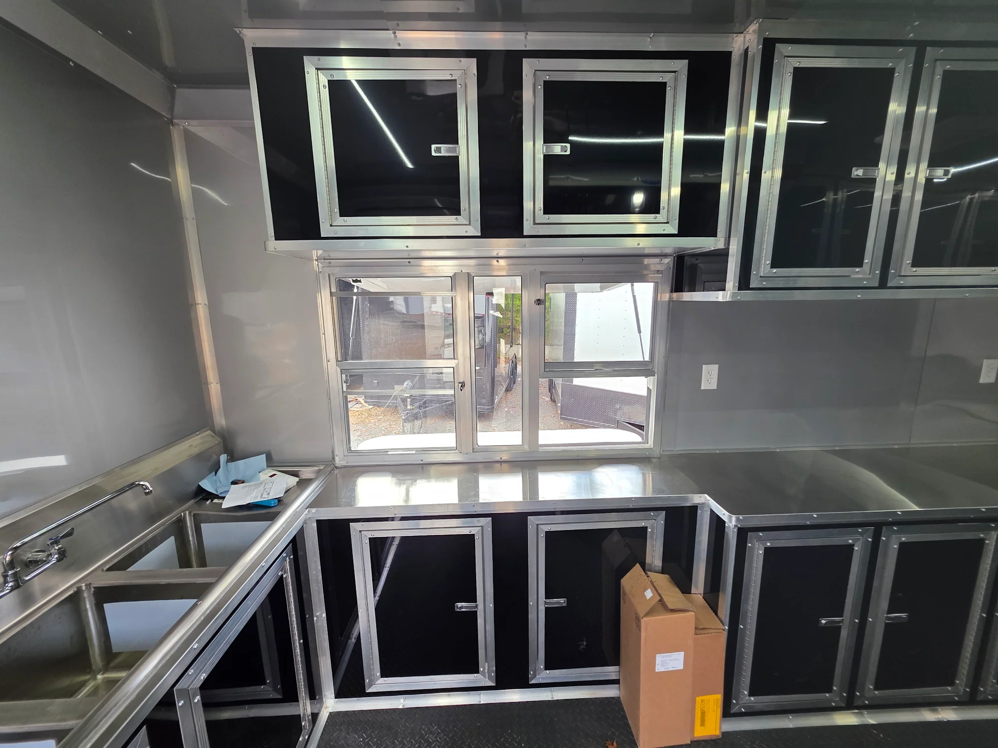 967-8.5-x-40-gooseneck-white-with-blackout-concession-trailer-food-event-catering-12.webp 8.5' X 40' Gooseneck White With Blackout Concession Trailer Food Event Catering