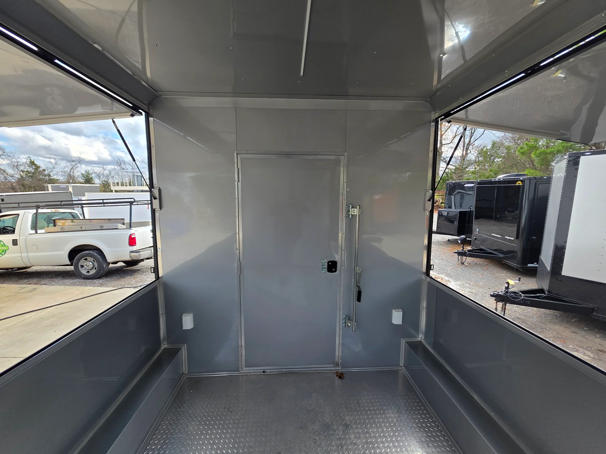 967-8.5-x-40-gooseneck-white-with-blackout-concession-trailer-food-event-catering-20.webp 8.5' X 40' Gooseneck White With Blackout Concession Trailer Food Event Catering