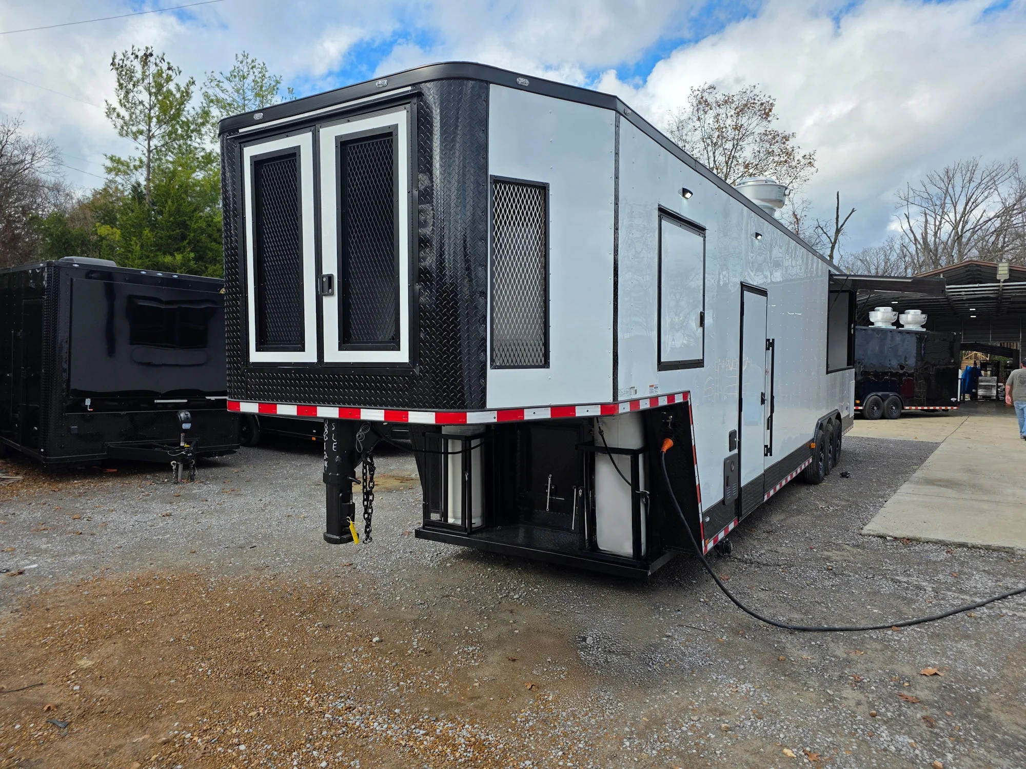 967-8.5-x-40-gooseneck-white-with-blackout-concession-trailer-food-event-catering-4.webp 8.5' X 40' Gooseneck White With Blackout Concession Trailer Food Event Catering