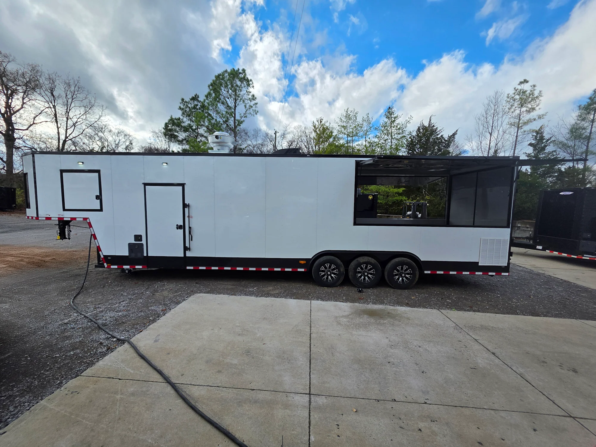 967-8.5-x-40-gooseneck-white-with-blackout-concession-trailer-food-event-catering-6.webp 8.5' X 40' Gooseneck White With Blackout Concession Trailer Food Event Catering
