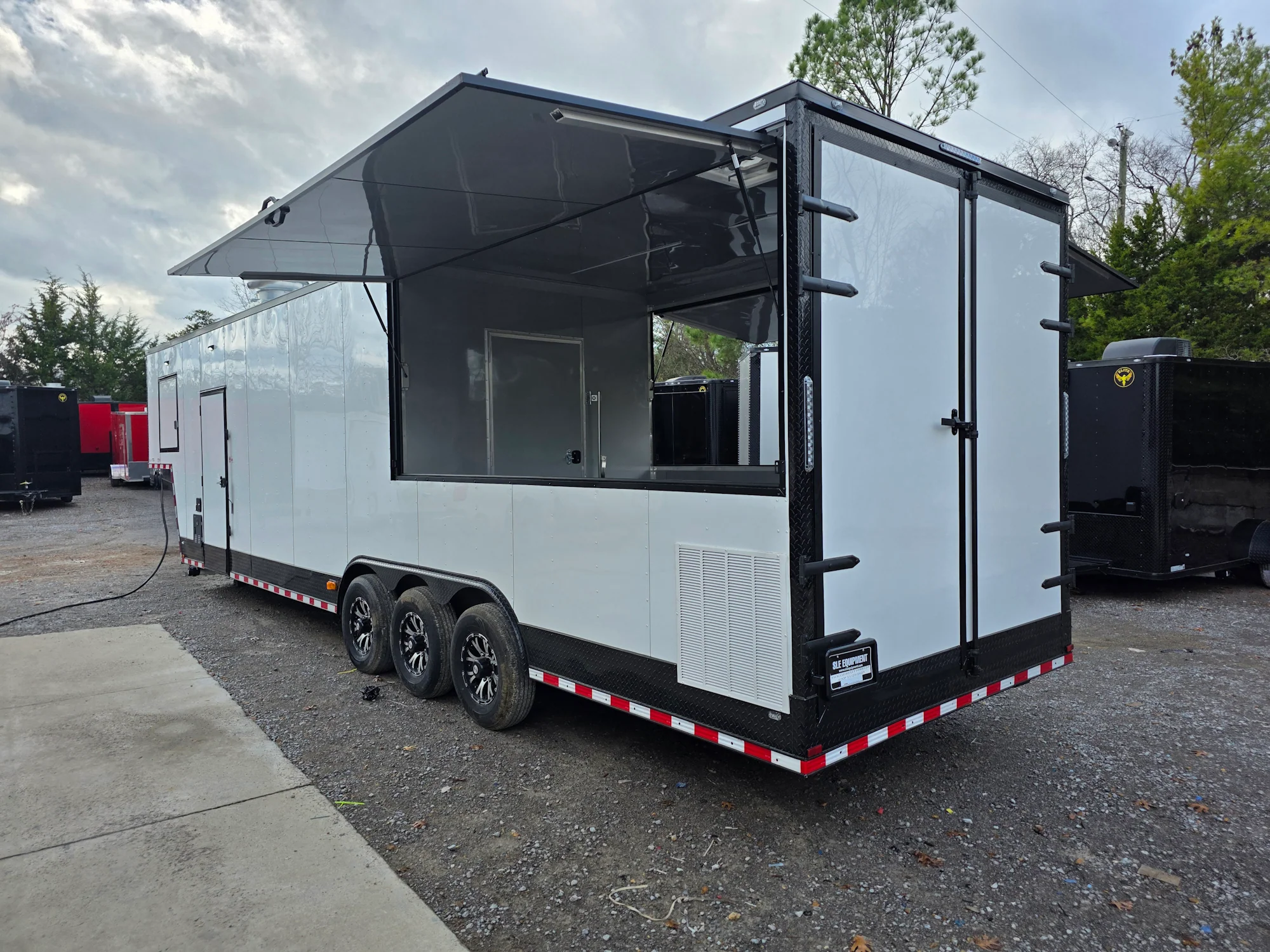 967-8.5-x-40-gooseneck-white-with-blackout-concession-trailer-food-event-catering-7.webp 8.5' X 40' Gooseneck White With Blackout Concession Trailer Food Event Catering