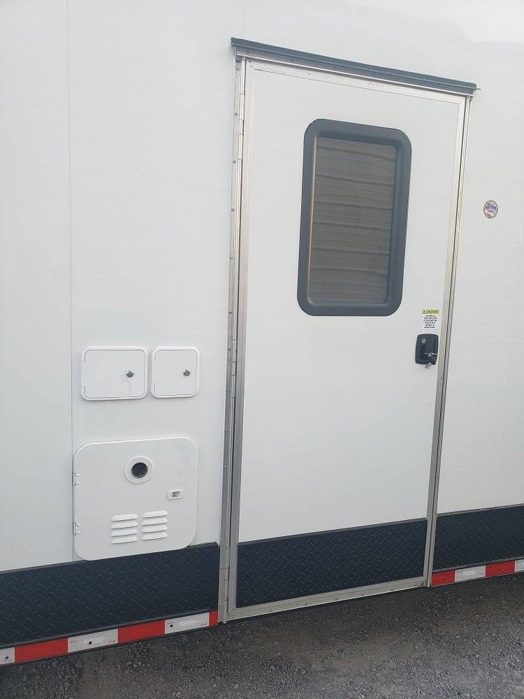 976-8.5-x-40-white-gooseneck-concession-food-trailer-with-appliances-10.jpg 8.5' x 40' White Gooseneck Concession Food Trailer With Appliances