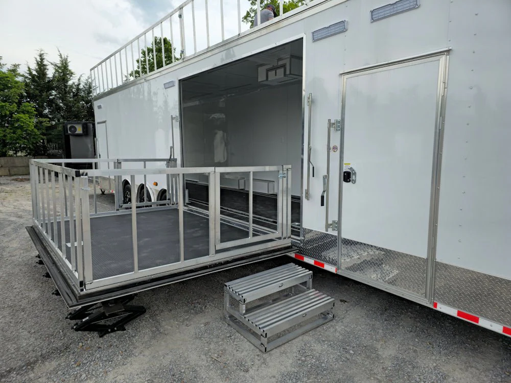 980-8.5-x-44-gooseneck-custom-event-stage-trailer-10.webp 8.5' X 44' Gooseneck Custom Event Stage Trailer