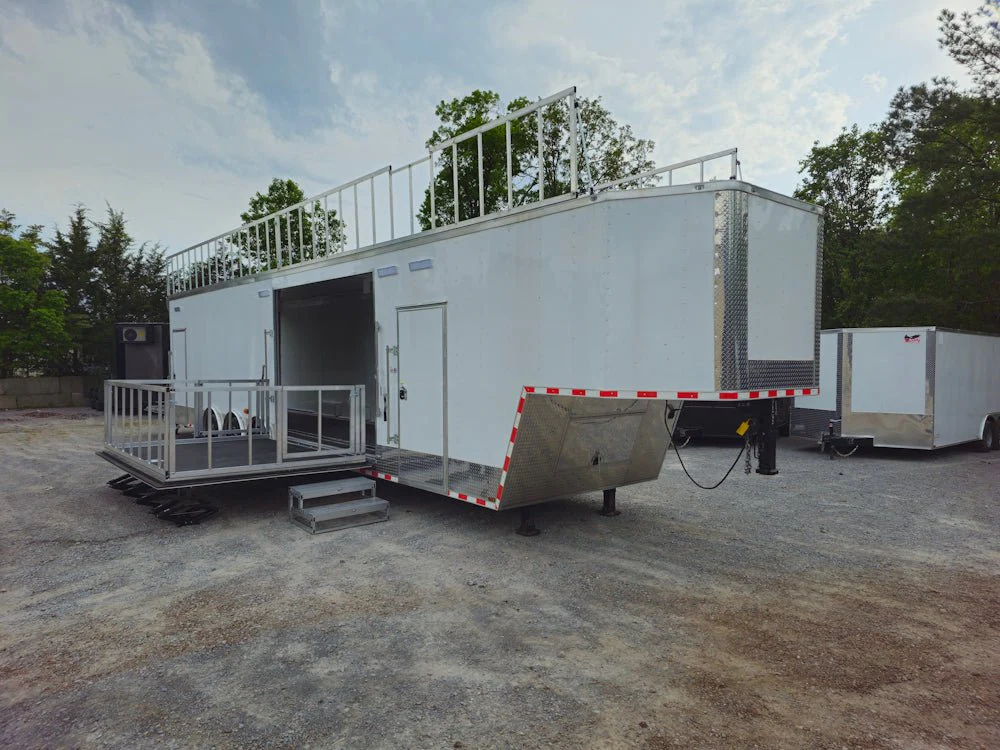980-8.5-x-44-gooseneck-custom-event-stage-trailer-9.webp 8.5' X 44' Gooseneck Custom Event Stage Trailer