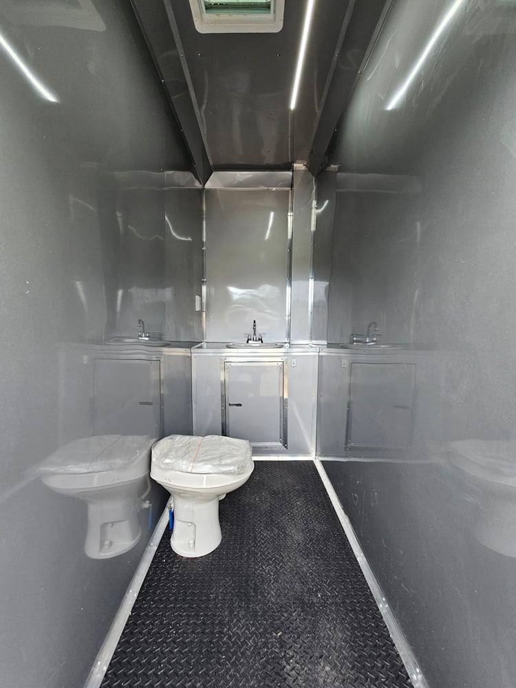 981-8.5-x-44-silver-concession-trailer-food-event-catering-15.jpg 8.5' X 44' Silver Concession Trailer Food Event Catering
