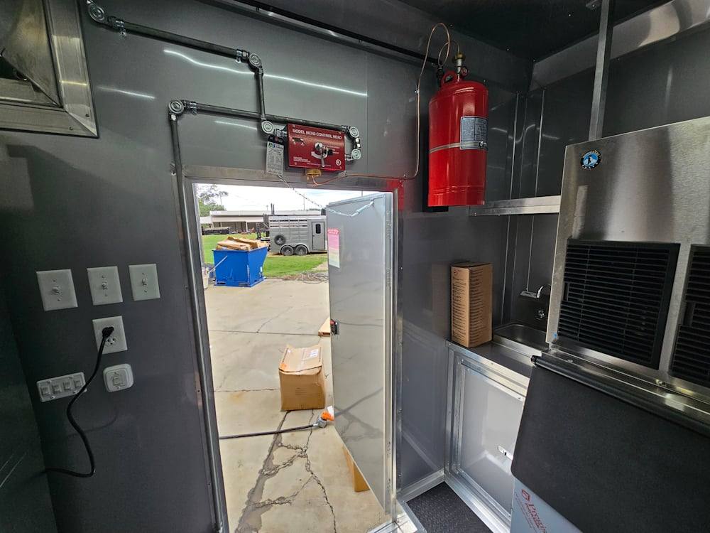 981-8.5-x-44-silver-concession-trailer-food-event-catering-21.jpg 8.5' X 44' Silver Concession Trailer Food Event Catering