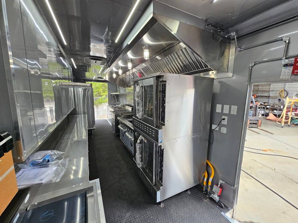 981-8.5-x-44-silver-concession-trailer-food-event-catering-22.jpg 8.5' X 44' Silver Concession Trailer Food Event Catering