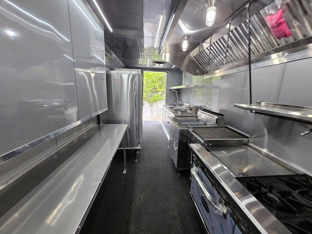 981-8.5-x-44-silver-concession-trailer-food-event-catering-25.jpg 8.5' X 44' Silver Concession Trailer Food Event Catering