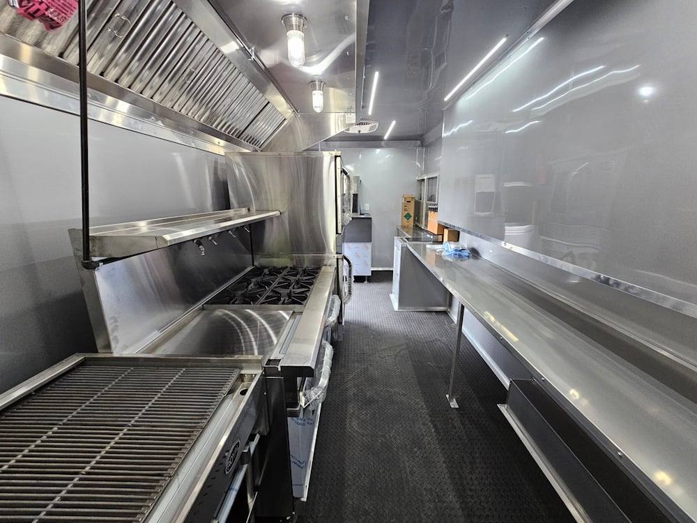 981-8.5-x-44-silver-concession-trailer-food-event-catering-35.jpg 8.5' X 44' Silver Concession Trailer Food Event Catering