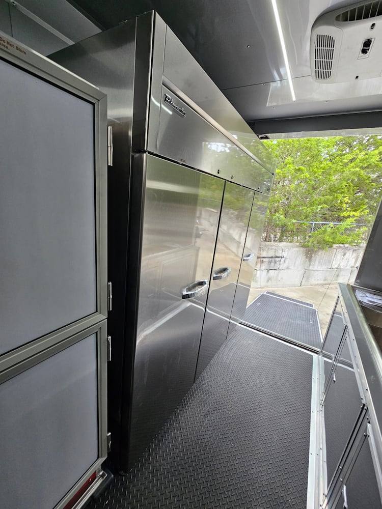 981-8.5-x-44-silver-concession-trailer-food-event-catering-39.jpg 8.5' X 44' Silver Concession Trailer Food Event Catering