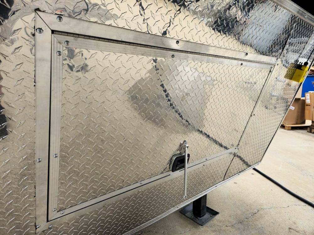 981-8.5-x-44-silver-concession-trailer-food-event-catering-4.jpg 8.5' X 44' Silver Concession Trailer Food Event Catering