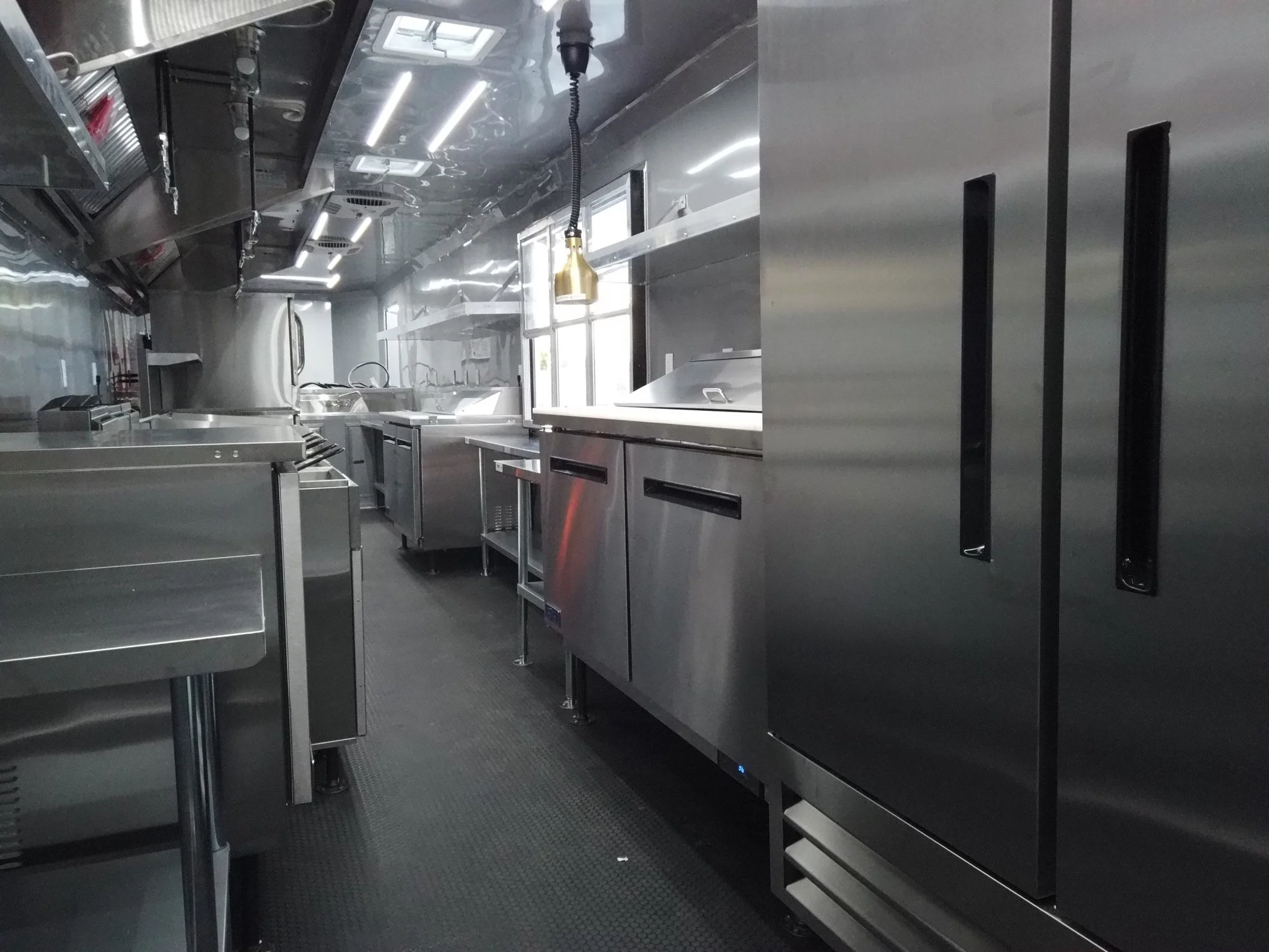 987-8.5-x-46-cobalt-blue-gooseneck-concession-trailer-without-appliances-16.webp 8.5' x 46' Cobalt Blue Gooseneck Concession Trailer (Without Appliances)