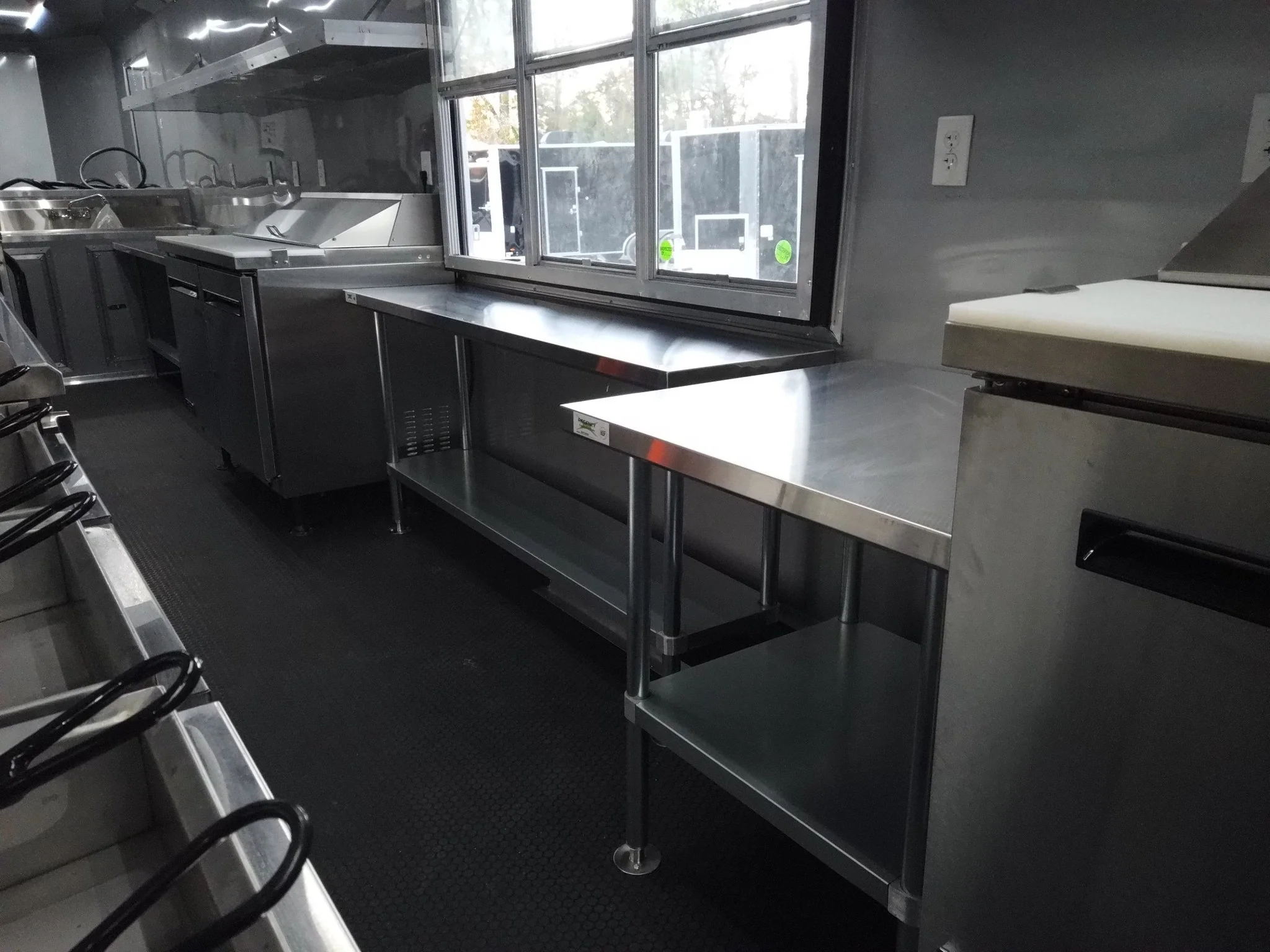 987-8.5-x-46-cobalt-blue-gooseneck-concession-trailer-without-appliances-19.webp 8.5' x 46' Cobalt Blue Gooseneck Concession Trailer (Without Appliances)