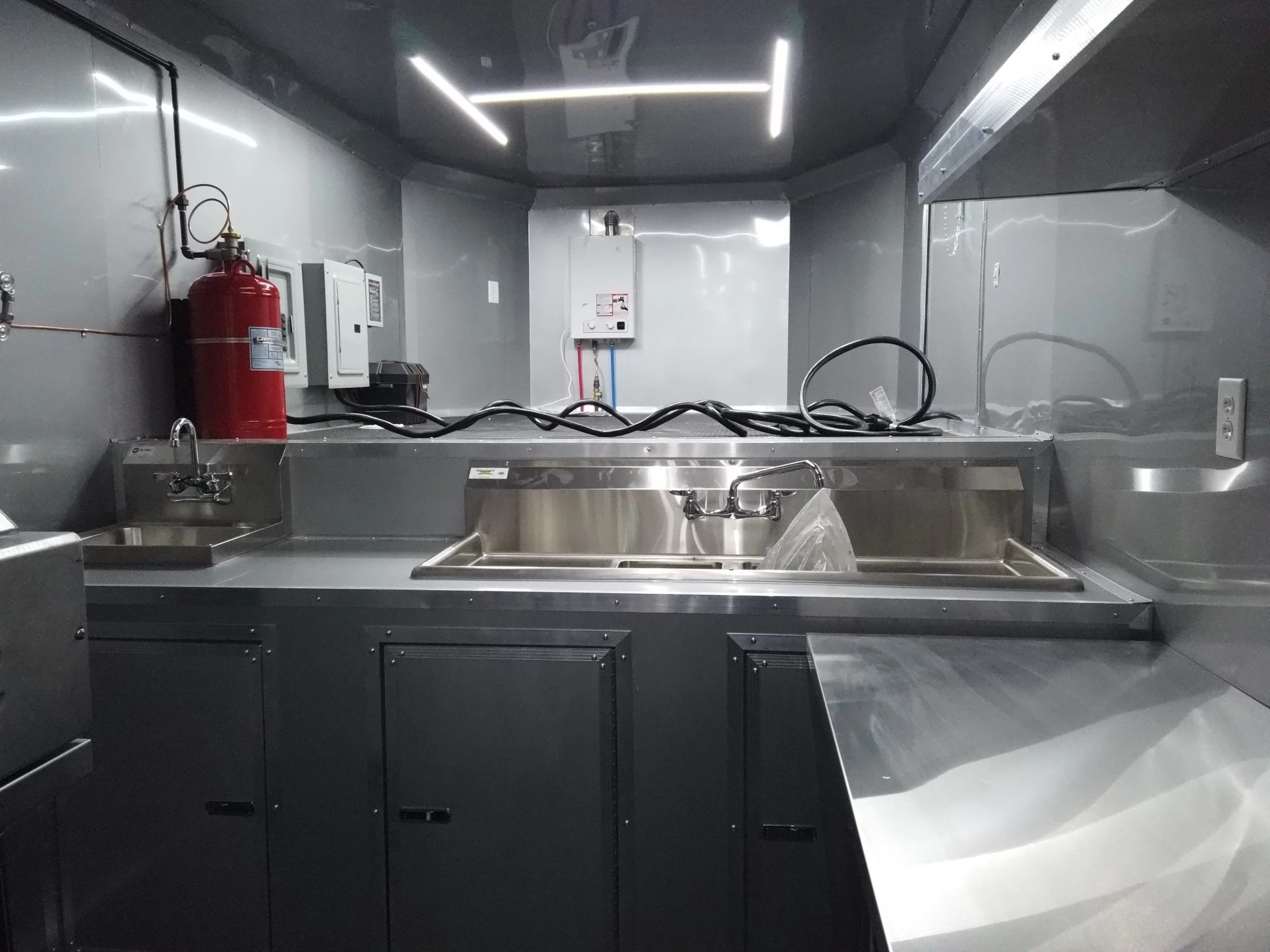 987-8.5-x-46-cobalt-blue-gooseneck-concession-trailer-without-appliances-22.webp 8.5' x 46' Cobalt Blue Gooseneck Concession Trailer (Without Appliances)
