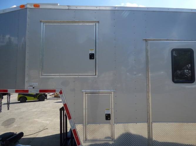 998-8.5-x-49-silver-frost-concession-food-gooseneck-trailer-28.jpg 8.5' x 49' Silver Frost Concession Food Gooseneck Trailer